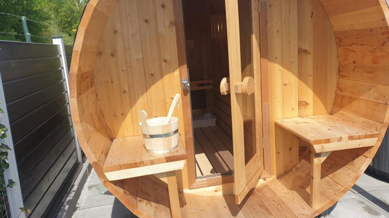 Chalet Buutengeweun, Met Luxe Jacuzzi En Tonsauna Sint Annaland Exterior foto